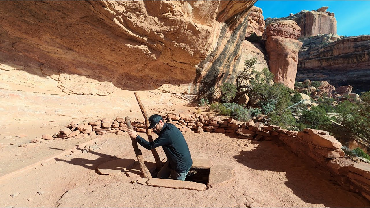 Исследование древних руин в глубоких пустынных каньонах