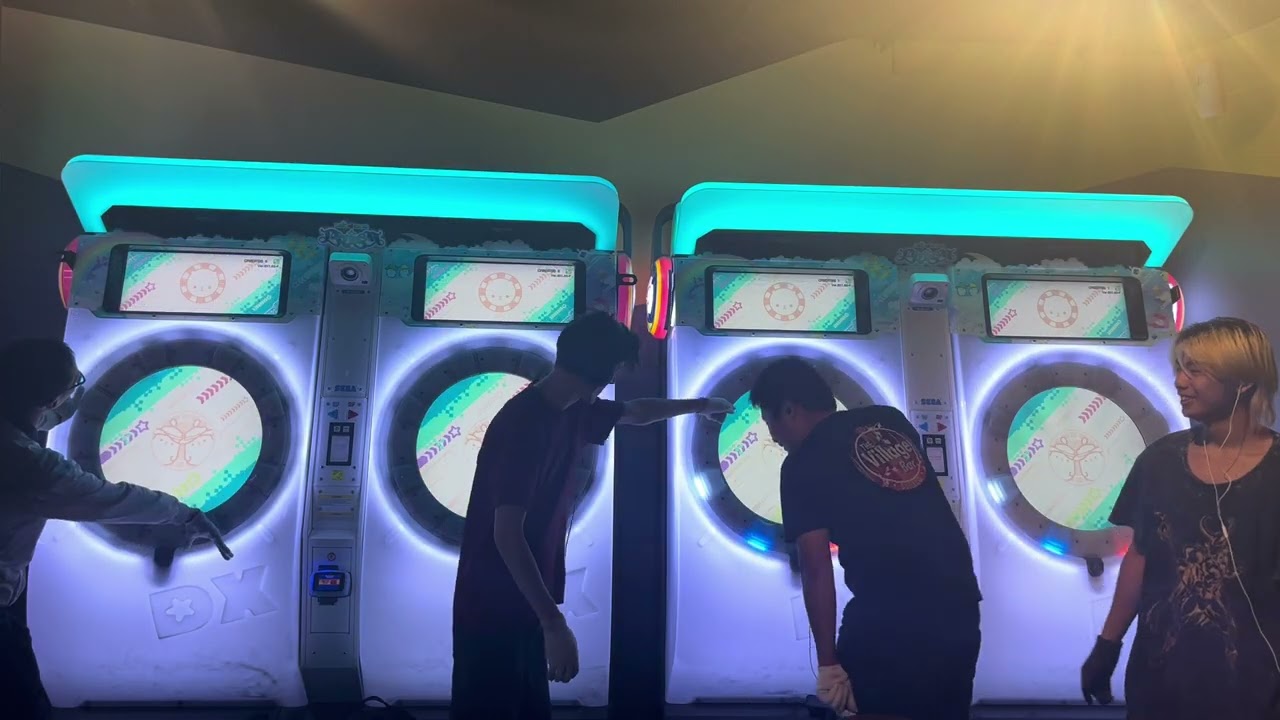 4 Drunks Playing MaiMai