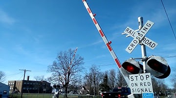 CSX 4051 Leading D708 Through Williamston Mi