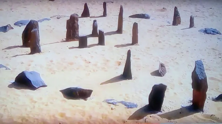 Il cerchio del deserto di DudaEl egiziano - Stonehenge dell'Egitto e cripta del Diavolo
