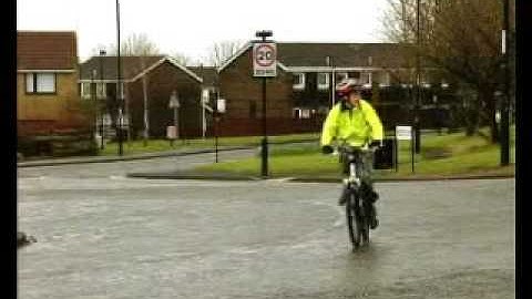 DoItByCycle.com  - Roundabouts Explained