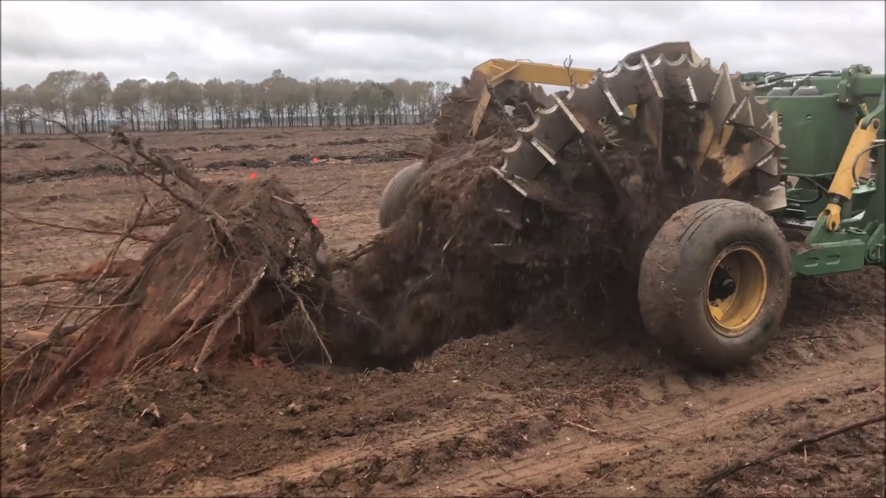 SAVANNAH MODEL 1720 PULLED BY JOHN DEERE 1050, JAY FL YouTube