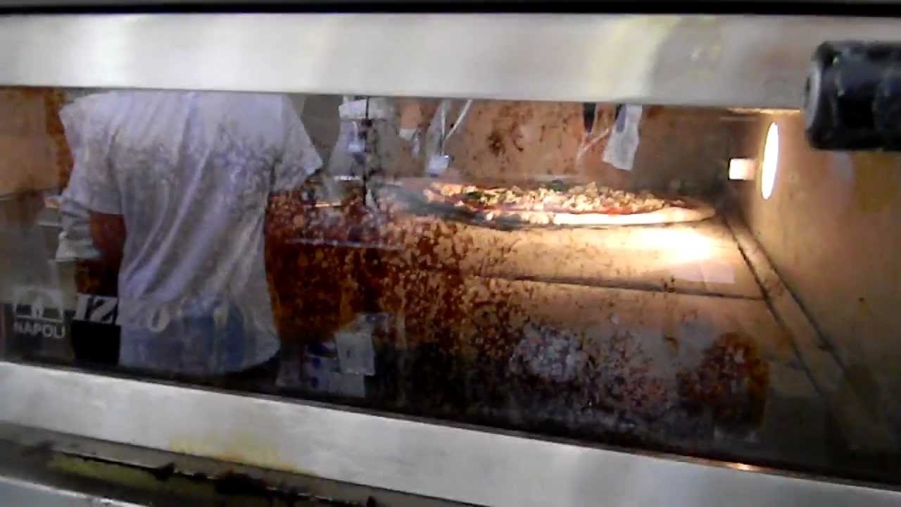 PIZZA NAPOLETANA NEL FORNO IZZO 3000 PIZZE IN 3 GIORNI - YouTube