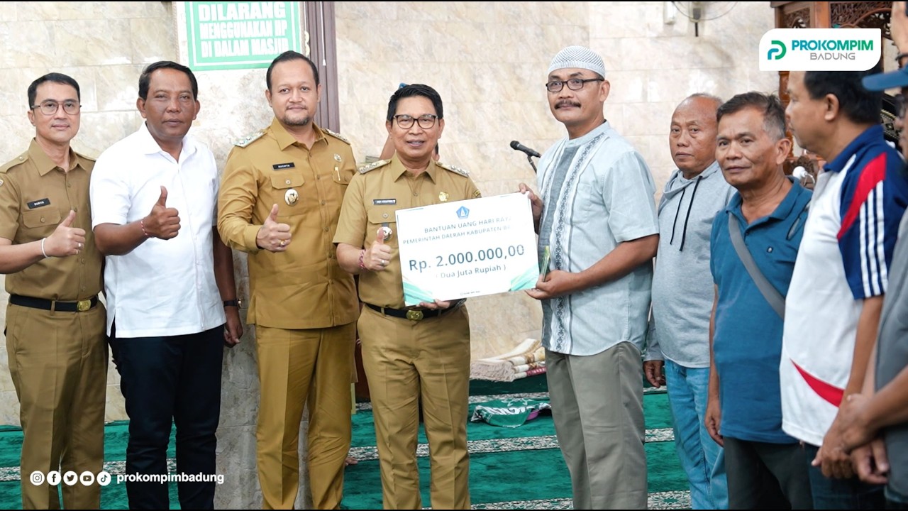 Jelang Hari Raya Idul Fitri, Bupati dan Wabup Badung Serahkan Bantuan Rp. 2 Juta/KK Untuk Umat Islam