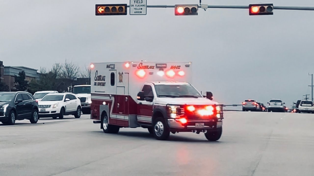 Southlake Fire Department Medic 401 Responding! (HORN AND RUMBLER