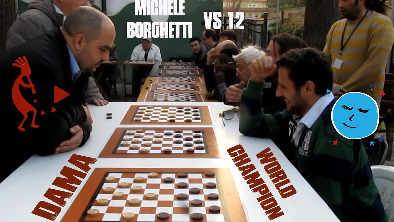 Michele Borghetti (campione del mondo di dama) sfida 12 avversari