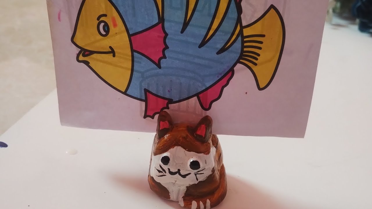 Diy using clay cat photo holder 