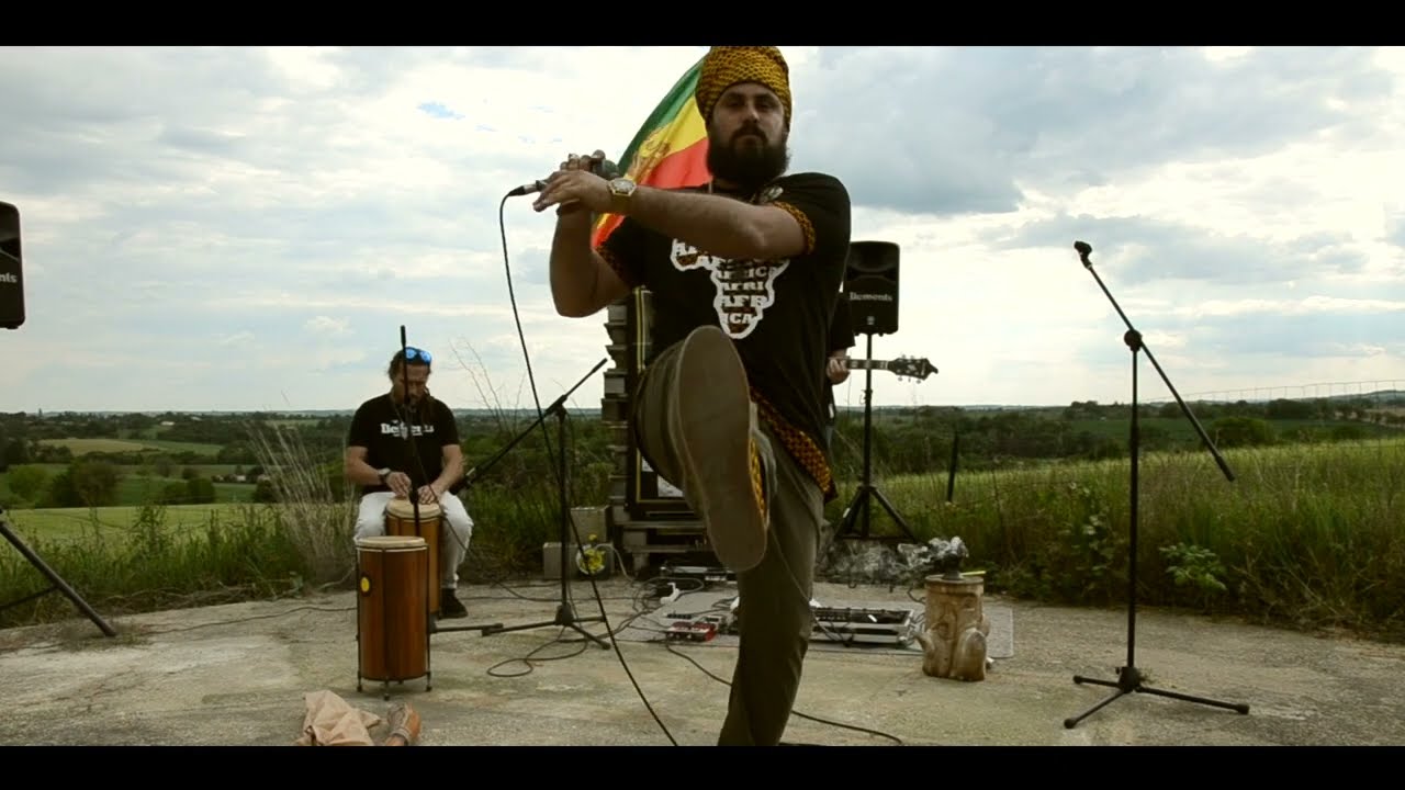 Ilements - Trod it alone  (Acoustic Music Video)