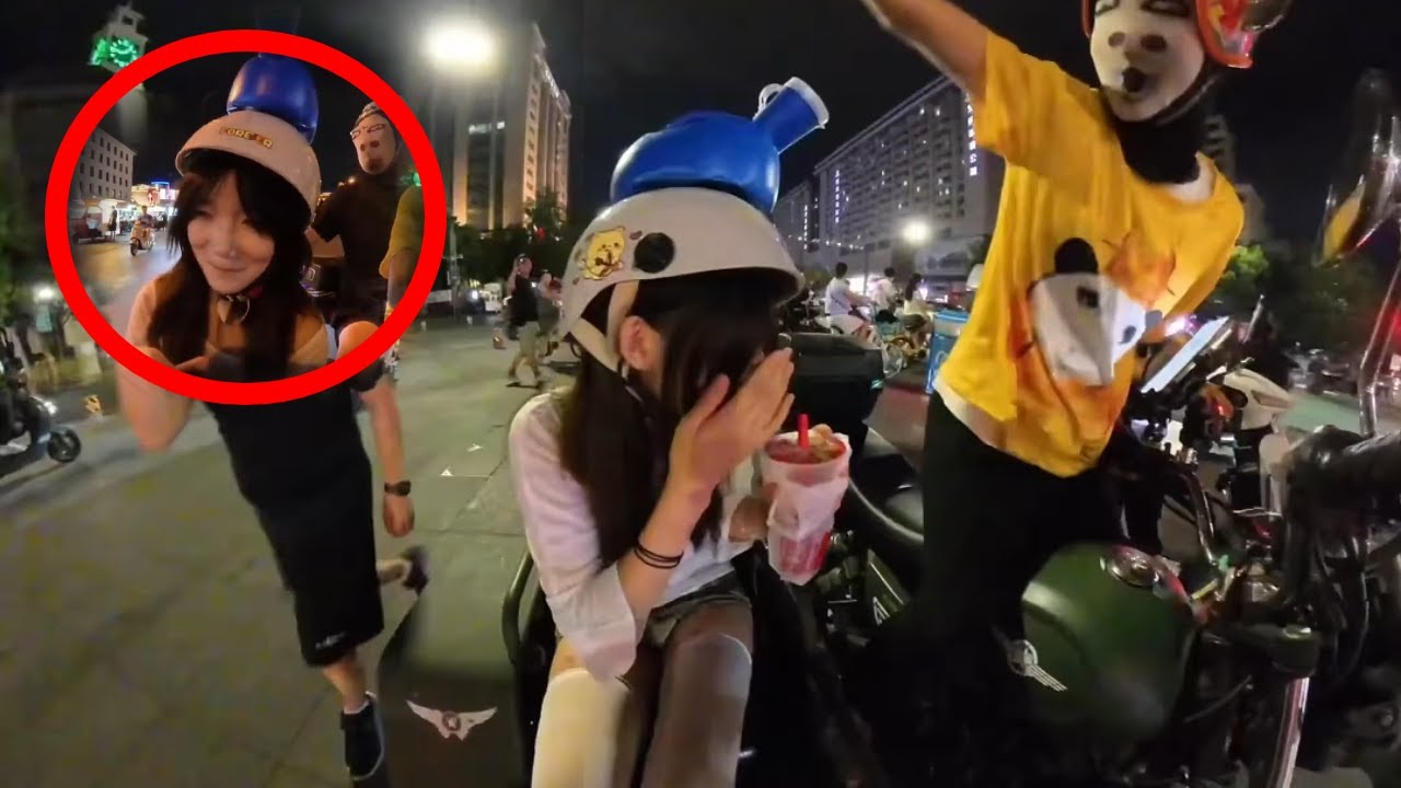 白丝长腿小姐姐主动上车，下一秒后悔尴尬到抠脚趾！【逐风阿海】