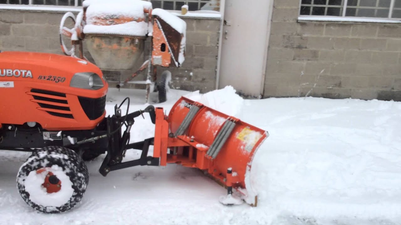 Lame à neige sur Kubota BX2350 pneus gazon v1 