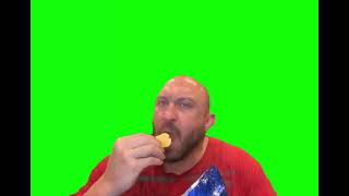 футаж мужик ест чипсы или мужик ест чипсы на зелёном фоне