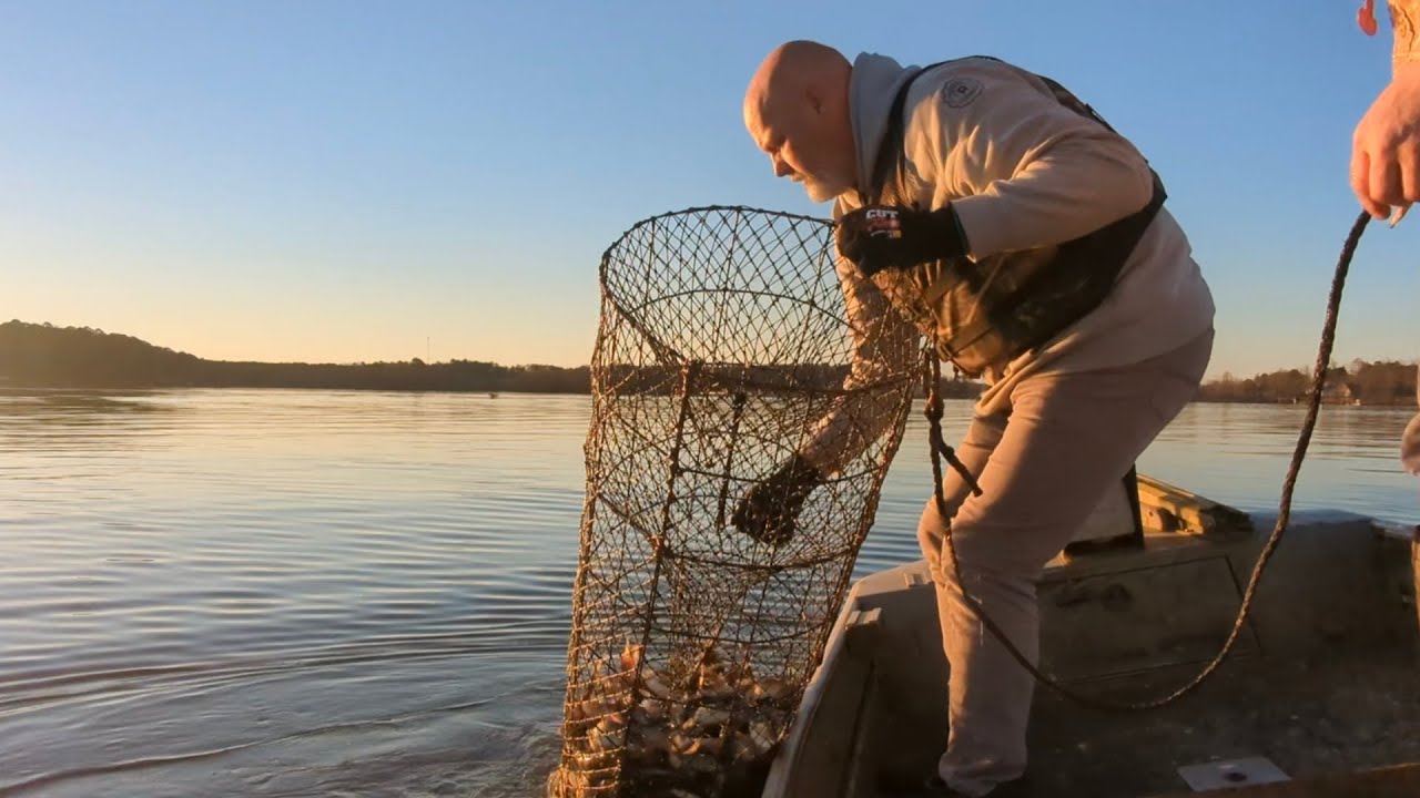 Loading The Boat With CATFISH Wire Nets!!! Last Winter Net Run YouTube
