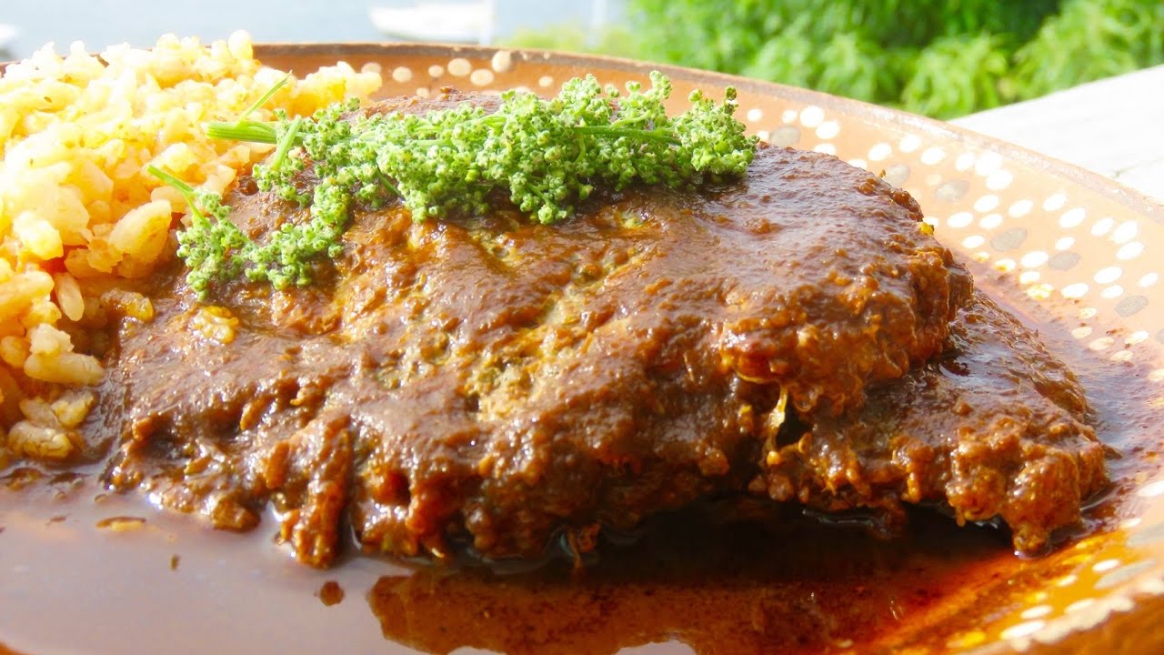 TORTITAS DE HUAUZONTLES EN CHILE PASILLA ( Cuaresma )