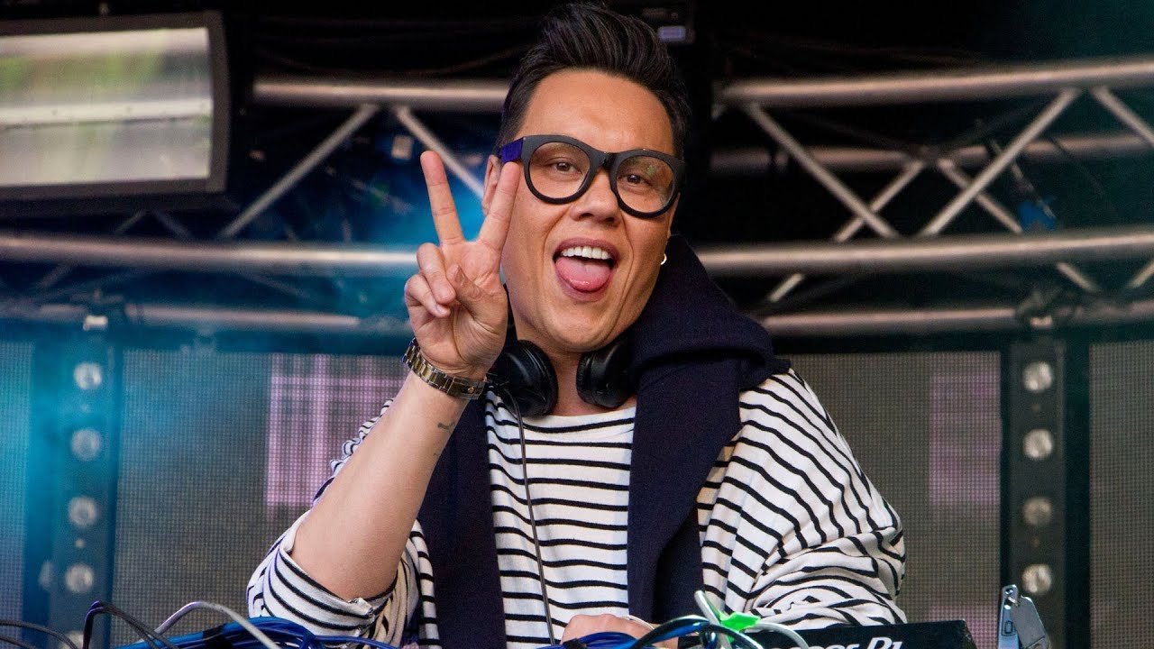 gok-wan-highlights-djing-at-manchester-pride-2017-youtube