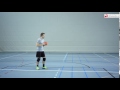 Tchoukball attraper le ballon vue de profil