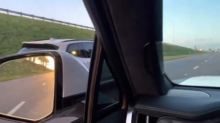 2022 BMW X3M 503 hp (Stock) vs 2022 Rivian R1T 835 hp 0-112 Drag Race