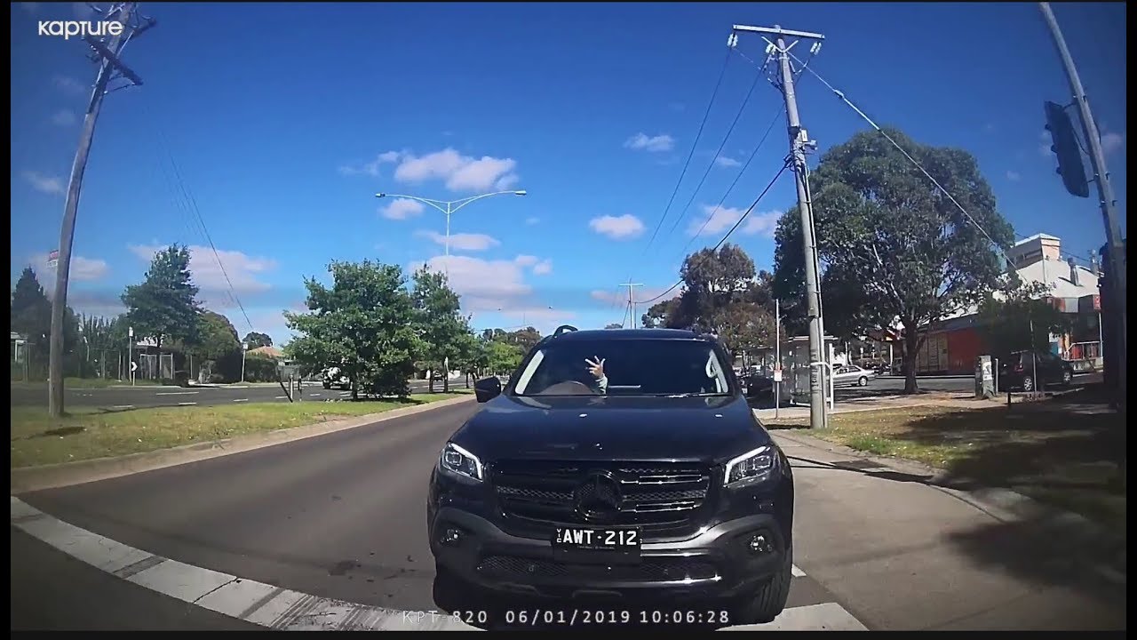road fighter BAD DRIVING AUSTRALIA # 105 Red Light Karma , Mercedes Spitter , Steamed Bun , Submissions