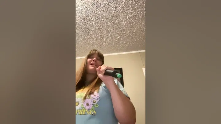 Sarah Duncan singing Mama hes crazy