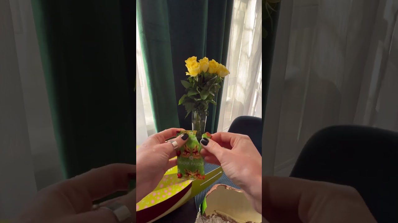 What is inside a chocolate eggs Lindor ? 