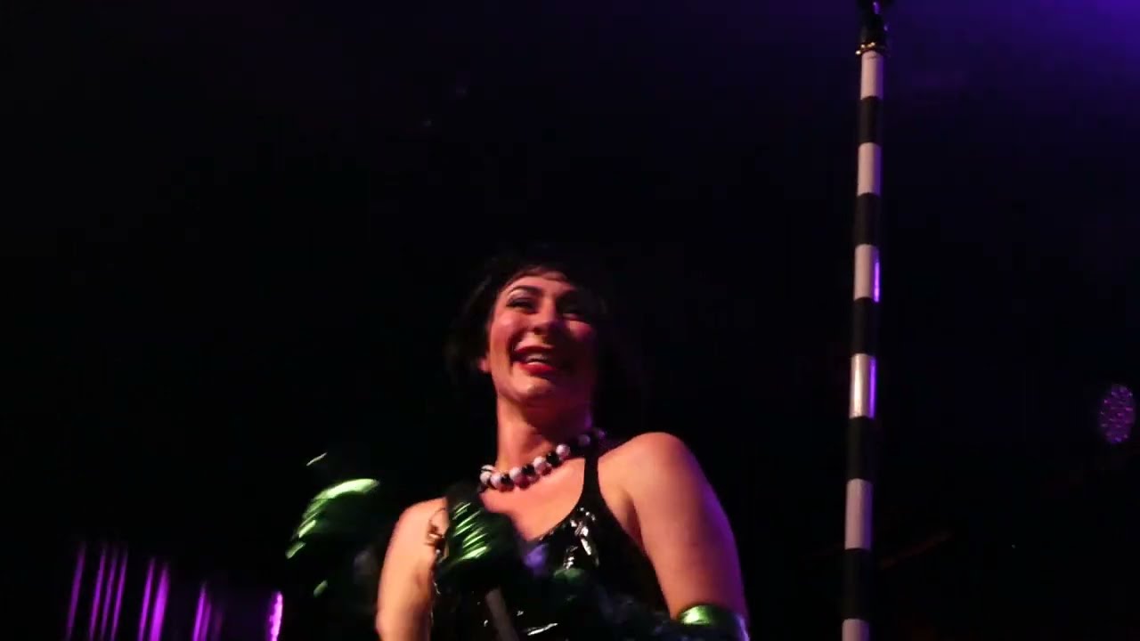 Qveen Herby - "Wifey" (Live in Brooklyn, NY) 9/30/23