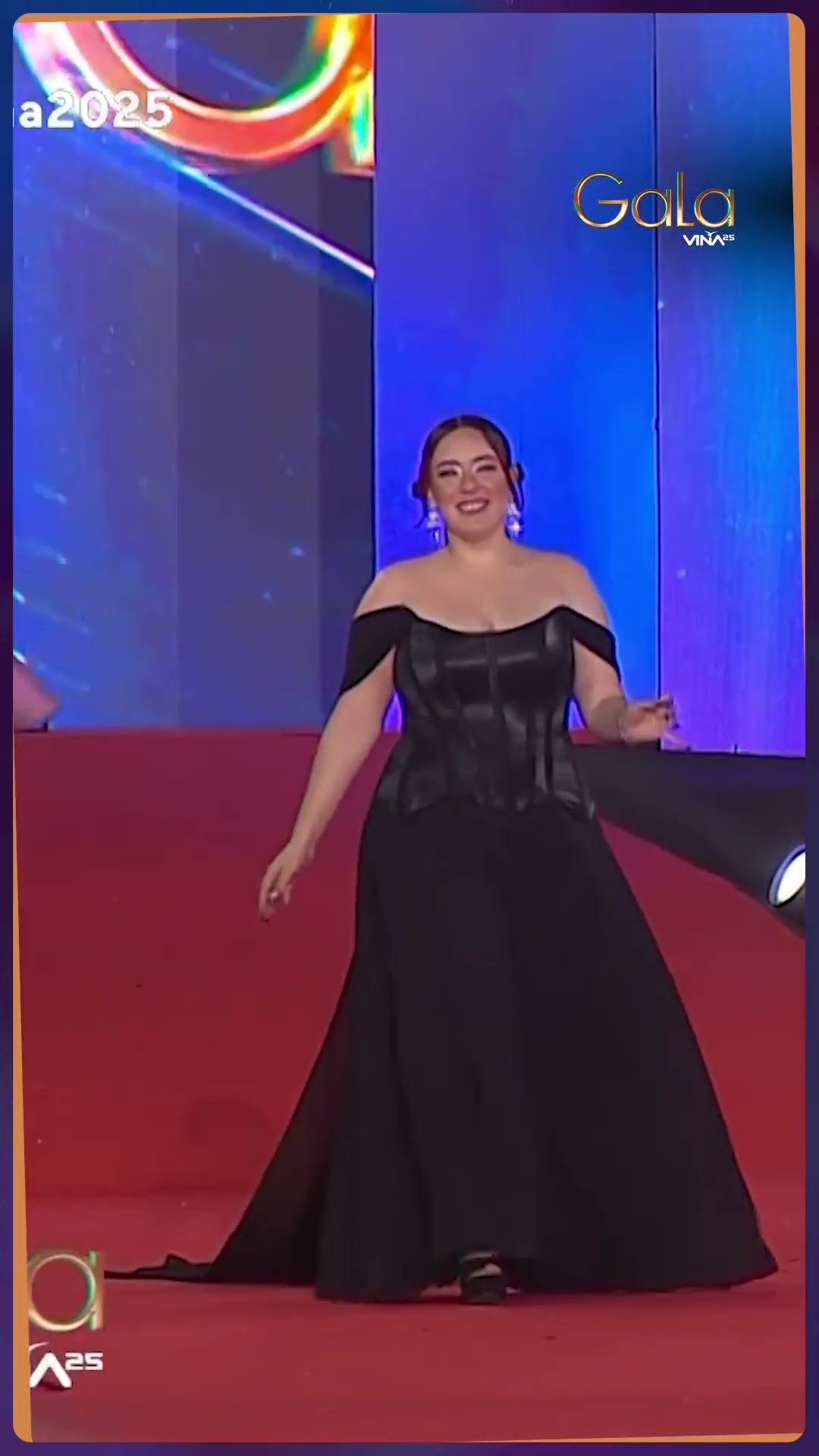 Christell hizo su paso por la alfombra roja de la forma más glamorosa posible ??