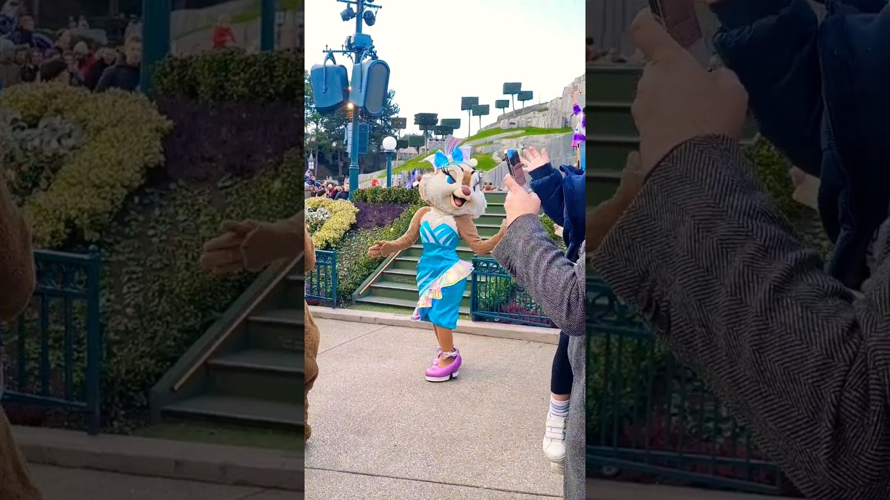 Disneyland Paris, Clarice, Chip and Dale, Dream and Shine Brighter, Ready For The Ride, Dance, laugh