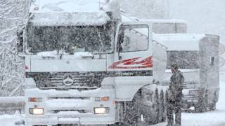 Video thumbnail of "Schnee Schnee...Truckers Winter 2013."