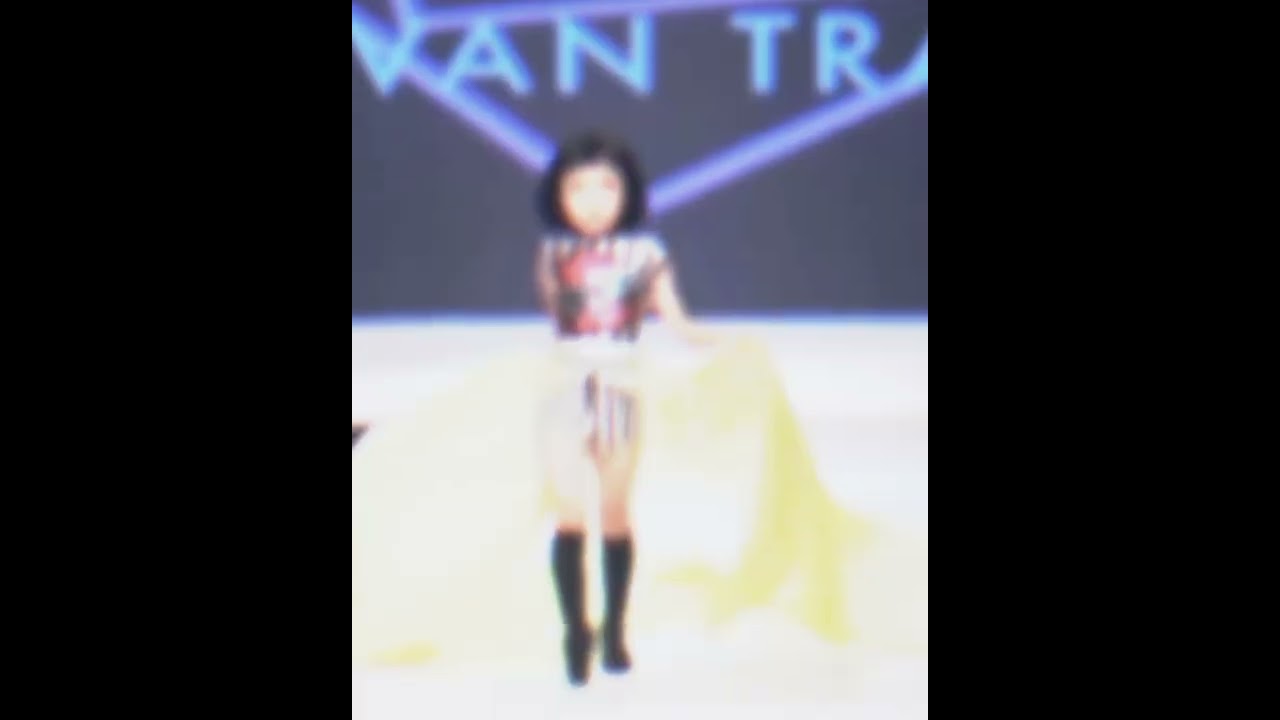 Amazing Catwalk from a kid at asian kids Fashion week💛