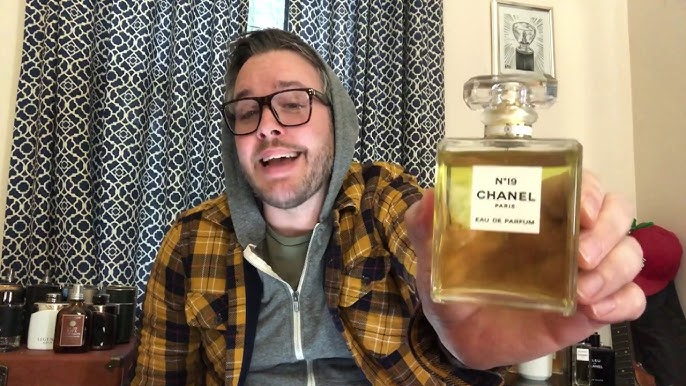 CHANEL NO. 19 FRAGRANCE REVIEW  GREEN, BITTER, GALBANUM STAR 