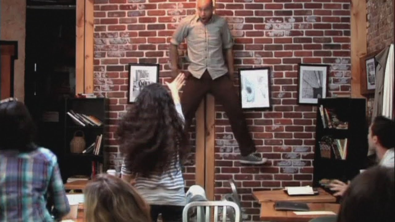 New York cafe pranked by 'Carrie' horror film crew