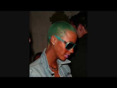 Amber Rose at Villa Lounge 2 - 070309 - PapaBrazzi...