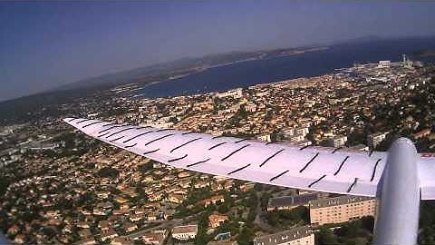 Airflow around a wing with extented trailing edge