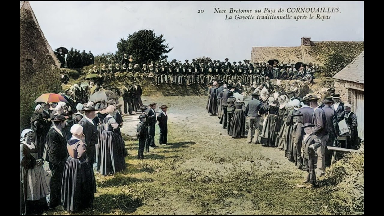 Ar frikoiou, c'hoari piltes, kafe koefed ha rom-plous (Lennon)