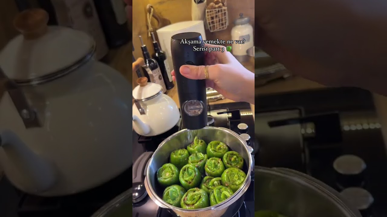 Pratik Yemek Tariflerin de bu akşam yemeğimiz; Biber Dolması. Pratik Yemek Tariflerin de bu akşam yemeğimiz; Biber Dolması.