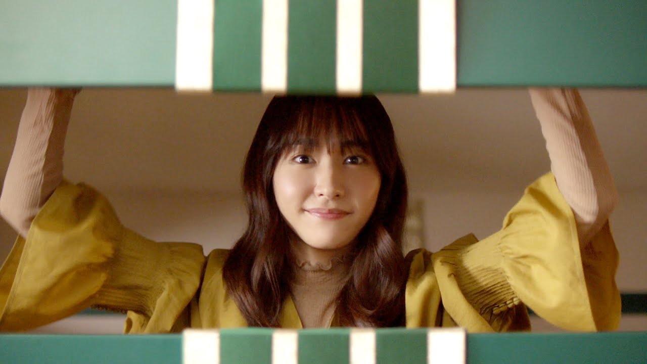 新垣結衣が大きな箱から出てきて…／「チョコレート効果」新CM