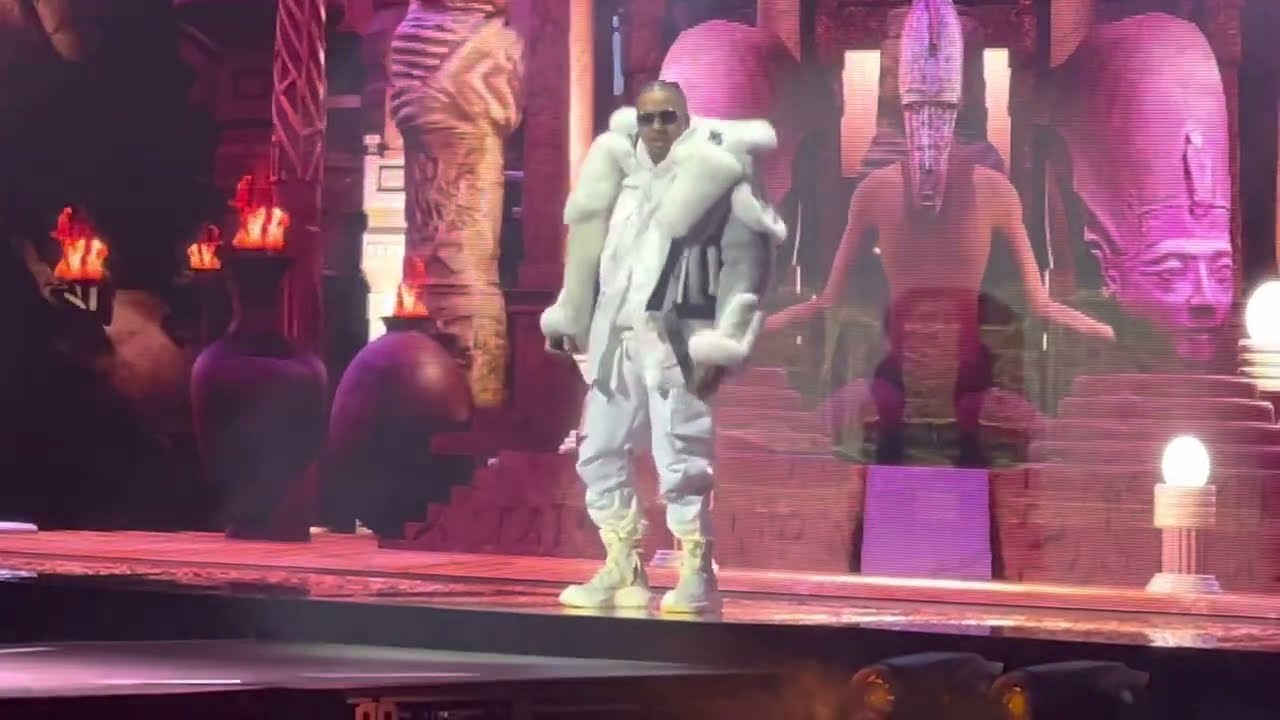 Nas performs King's Disease and Blue Benz at Madison Square Garden