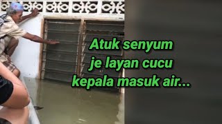 Atuk Layan Cucu Kepala Masuk Air Buat Mencuit Hati Wargamaya