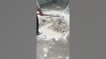 This is how to mix cement, sand and water so that it can be used to plaster walls. #youtubeshorts