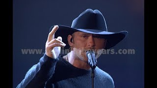 Video thumbnail of "Tim McGraw- "Please Remember Me" 1999 [Reelin' In The Years Archives]"