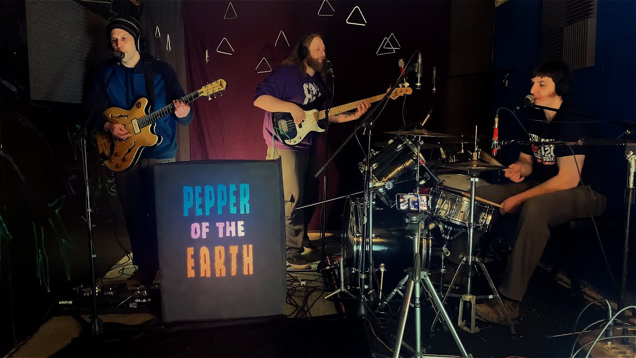 Family Animals- Pepper of the Earth [Live in the Basement]