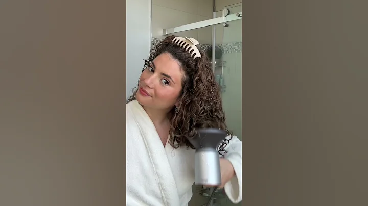 HAVE YOU SEEN THIS NEW VIRAL ROOT VOLUME HACK FOR CURLY HAIR? - DayDayNews