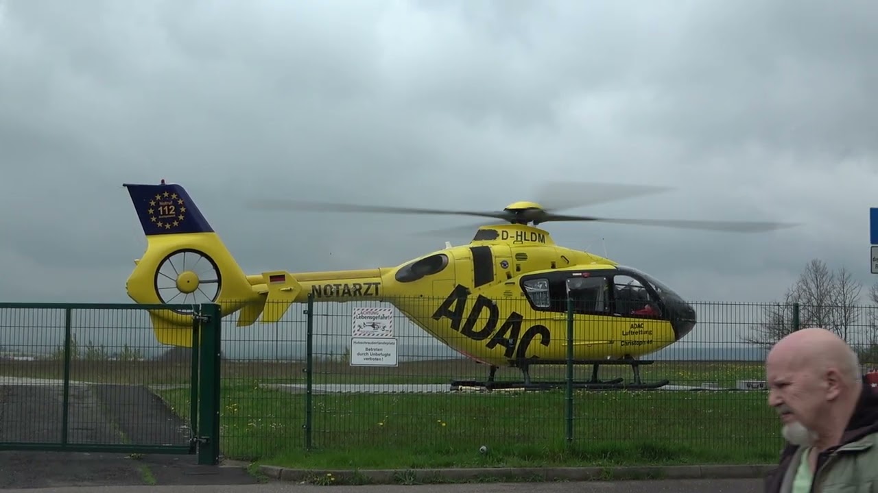 Christoph 46 startet in Zwickau an seiner station richtung Gera