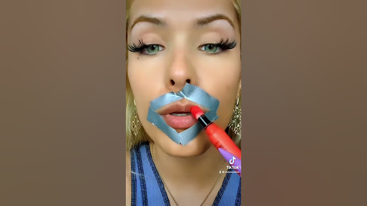 Amazing tape makeup hack!⬇️💄#makeuphacks #lipstickhacks #lipstickhack #tapemakeup #tape #lipstick