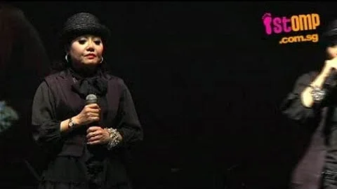 Mingzhu Sisters speak to their fans