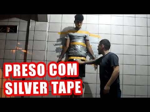 PRESO NA PAREDE COM SILVER TAPE