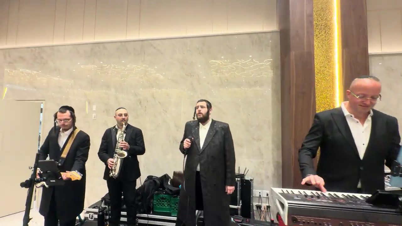 Pinny Osticher on the keys & Shmueli Unger @ Berl Polatseck & Rosenberg