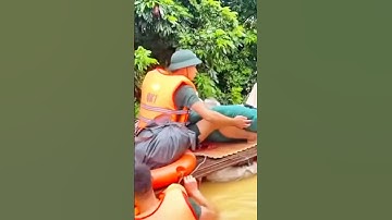 Tấm lòng người lính giữa dòng nước lũ – Bộ đội Cụ Hồ luôn vì dân phục vụ #shortvideo