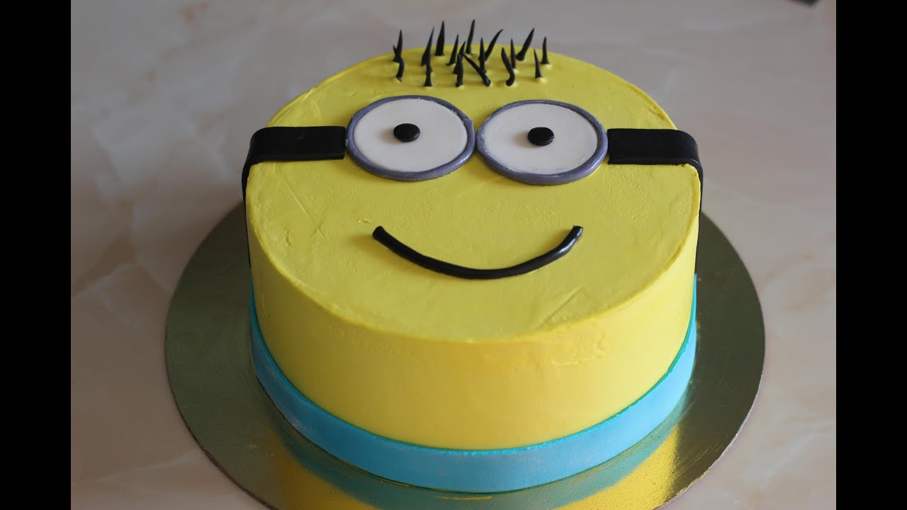 Minion Birthday Cake – Creme Castle