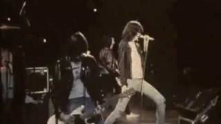 Ramones - I Wanna Be Sedated - Live in Italy