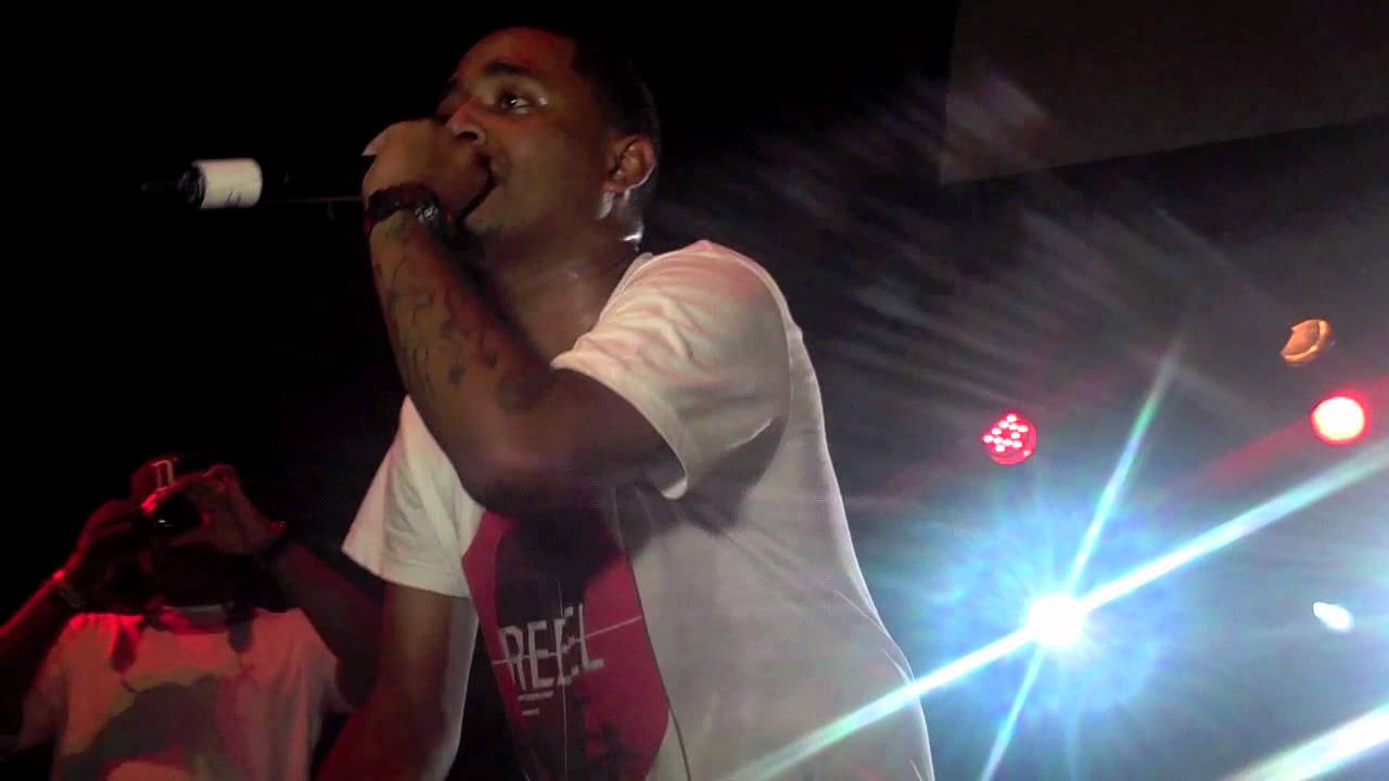 Skeme Previews "2Pac's Gone" Live at Key Club adlı videoyu YouTube'da izle Skeme Previews "2Pac's Gone" Live at Key Club adlı videoyu YouTube'da izle